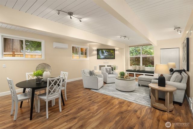 16214 NE 24th Street, Bellevue, WA 98008