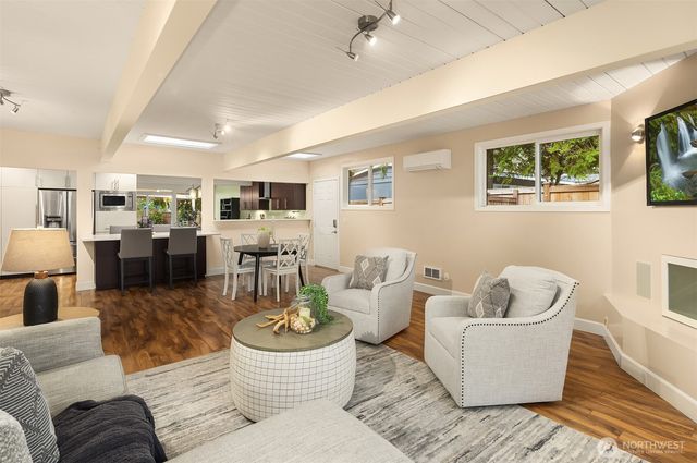 16214 NE 24th Street, Bellevue, WA 98008