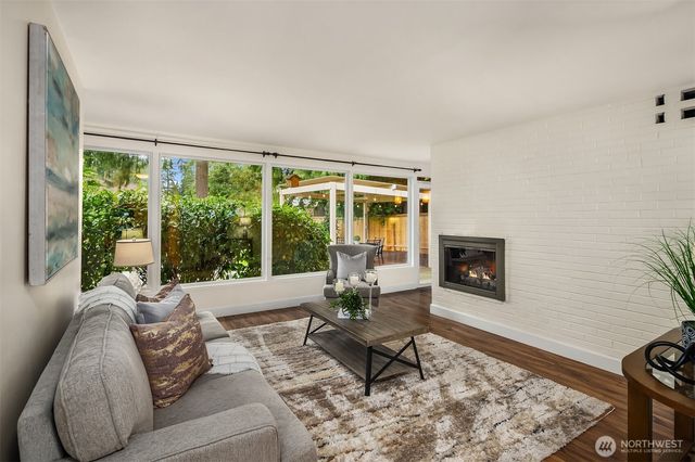 16214 NE 24th Street, Bellevue, WA 98008