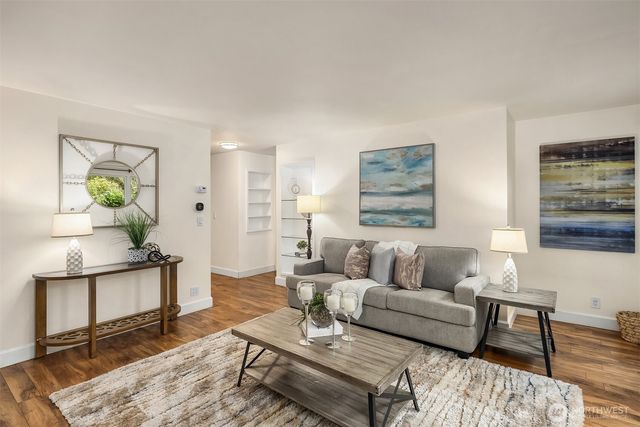 16214 NE 24th Street, Bellevue, WA 98008