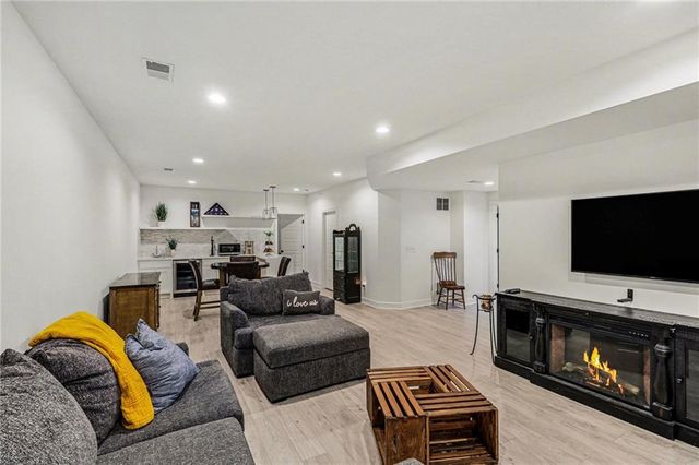 15945 W 165th Street, Olathe, KS 66062