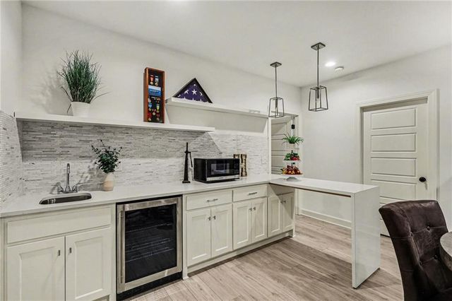 15945 W 165th Street, Olathe, KS 66062