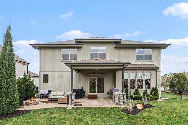 15945 W 165th Street, Olathe, KS 66062