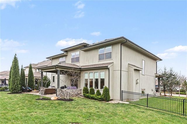 15945 W 165th Street, Olathe, KS 66062