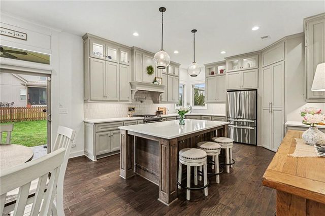 15945 W 165th Street, Olathe, KS 66062