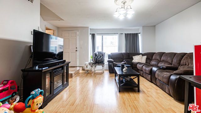 15020 Varsity Street A, Moorpark, CA 93021