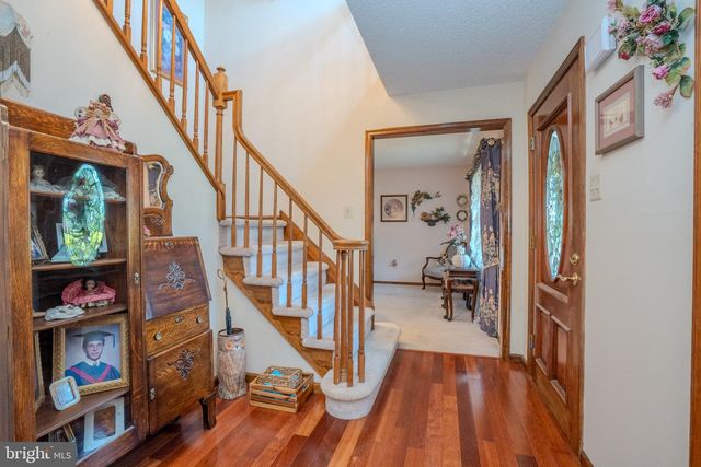 952 DUXBURY DR, Langhorne, PA 19047