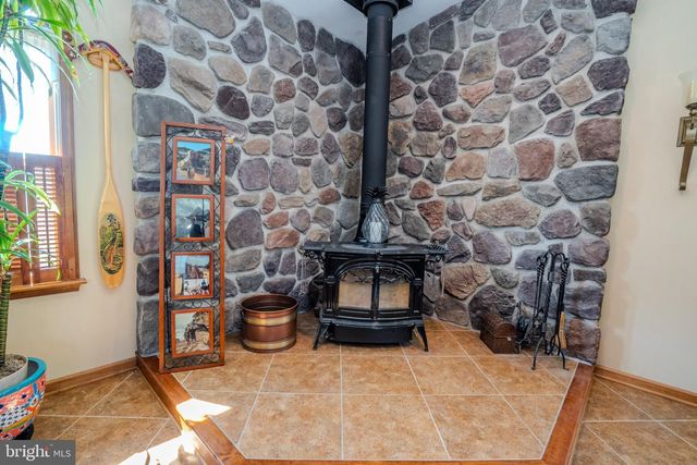 952 DUXBURY DR, Langhorne, PA 19047
