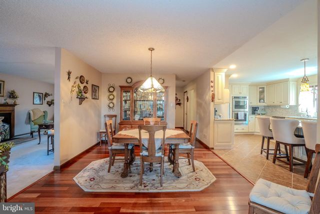 952 DUXBURY DR, Langhorne, PA 19047