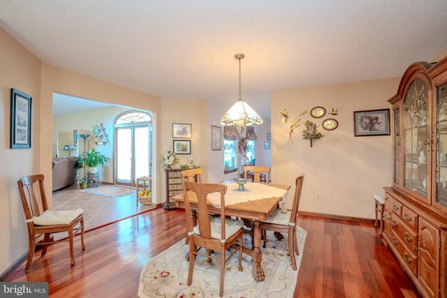 952 DUXBURY DR, Langhorne, PA 19047