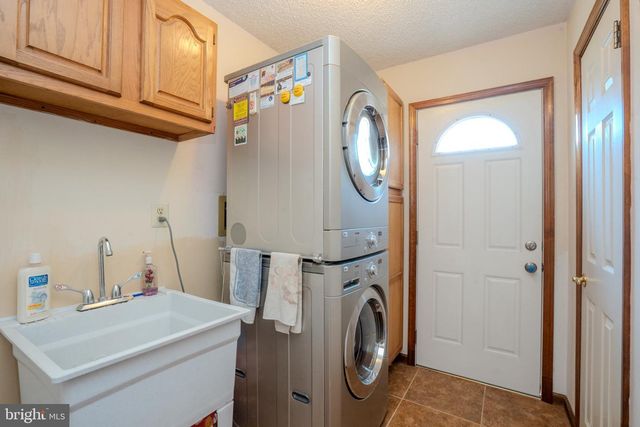 952 DUXBURY DR, Langhorne, PA 19047