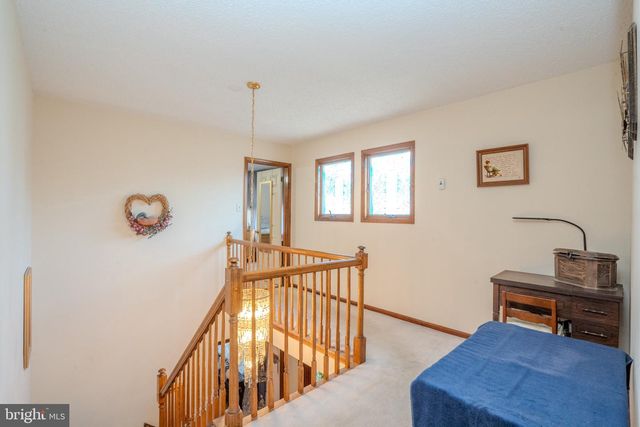 952 DUXBURY DR, Langhorne, PA 19047