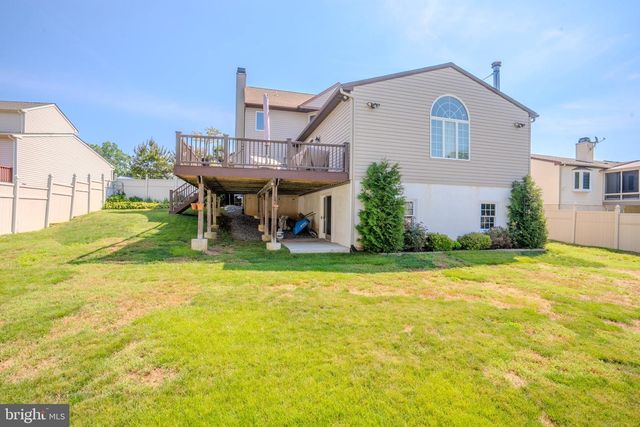 952 DUXBURY DR, Langhorne, PA 19047