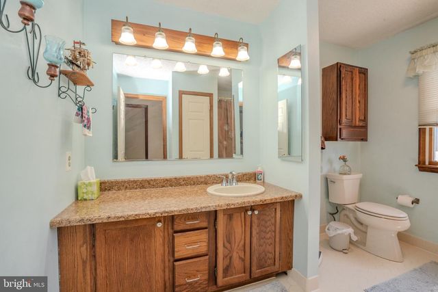 952 DUXBURY DR, Langhorne, PA 19047