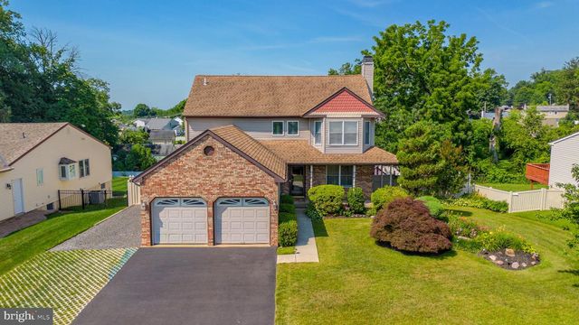952 DUXBURY DR, Langhorne, PA 19047