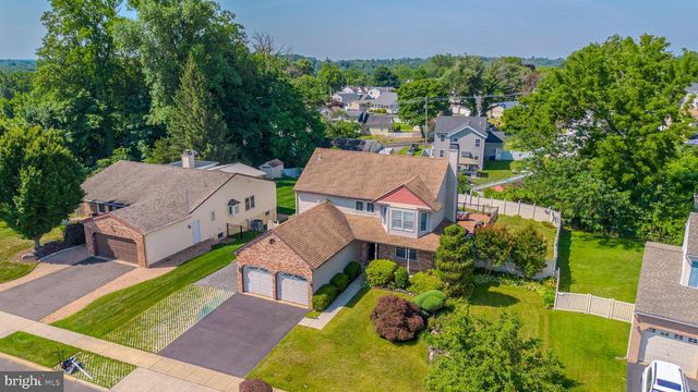 952 DUXBURY DR, Langhorne, PA 19047