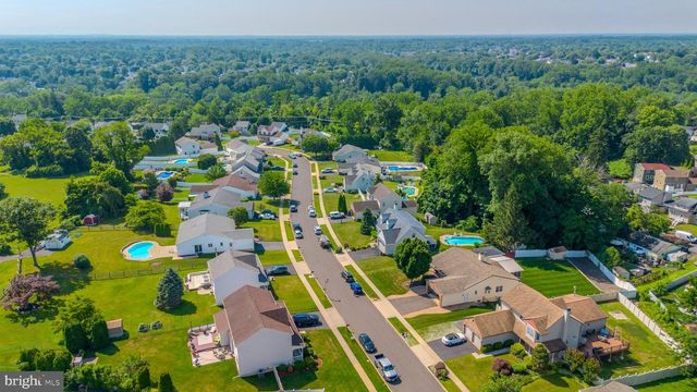 952 DUXBURY DR, Langhorne, PA 19047