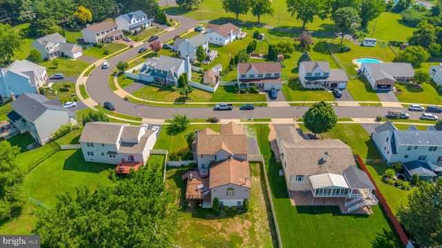 952 DUXBURY DR, Langhorne, PA 19047