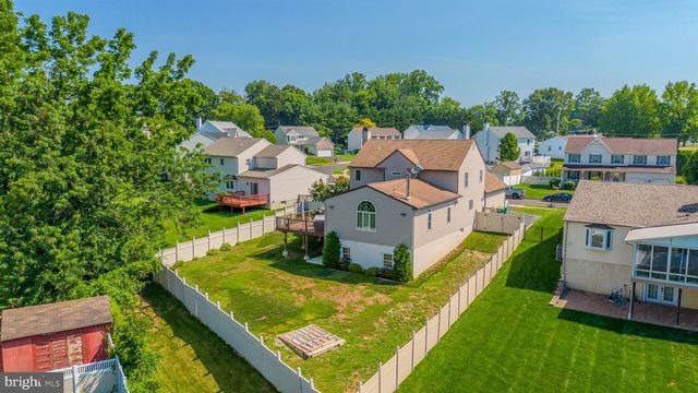 952 DUXBURY DR, Langhorne, PA 19047