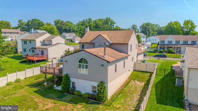 952 DUXBURY DR, Langhorne, PA 19047