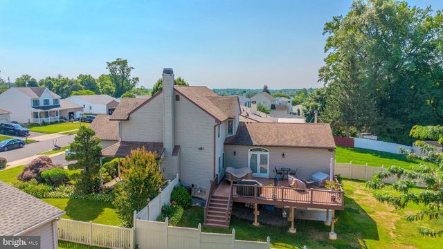 952 DUXBURY DR, Langhorne, PA 19047