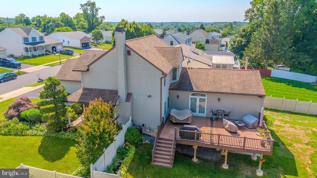 952 DUXBURY DR, Langhorne, PA 19047