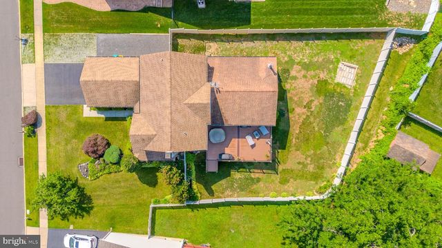 952 DUXBURY DR, Langhorne, PA 19047