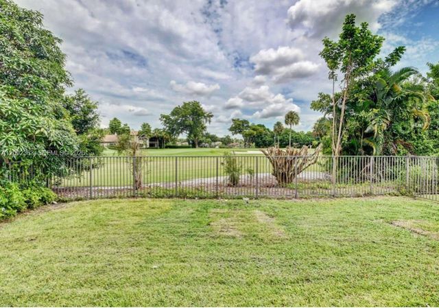 8291 Hampton Wood Drive 8291, Boca Raton, FL 33433