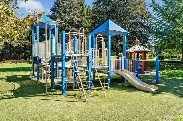 60 Herrels Circle, Melville, NY 11747