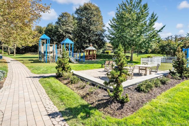 60 Herrels Circle, Melville, NY 11747