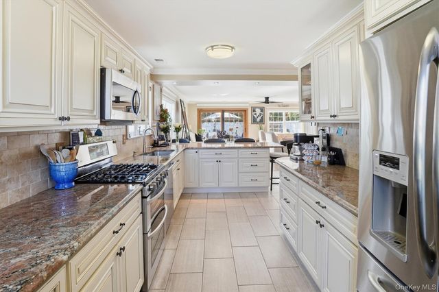 60 Herrels Circle, Melville, NY 11747