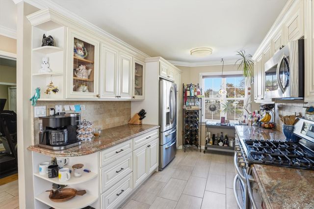 60 Herrels Circle, Melville, NY 11747