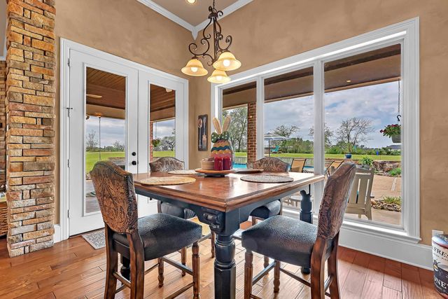 135 Wendy Acres Ave, Longview, TX 75602