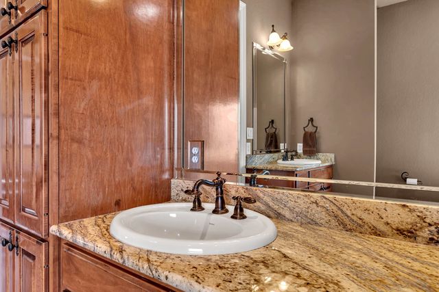 135 Wendy Acres Ave, Longview, TX 75602