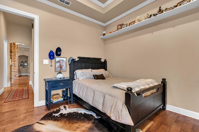 135 Wendy Acres Ave, Longview, TX 75602