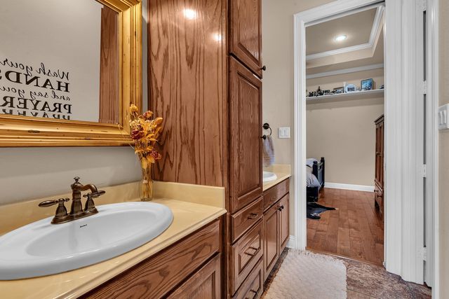 135 Wendy Acres Ave, Longview, TX 75602