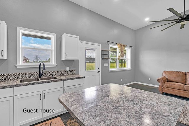 135 Wendy Acres Ave, Longview, TX 75602