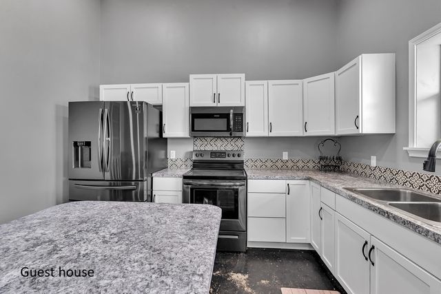 135 Wendy Acres Ave, Longview, TX 75602