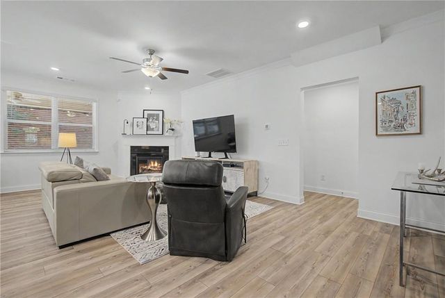 950 Summit Drive, Canton, GA 30114