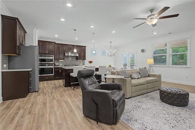 950 Summit Drive, Canton, GA 30114
