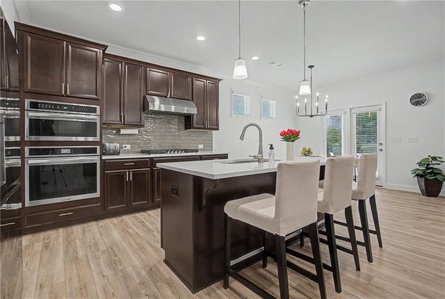 950 Summit Drive, Canton, GA 30114