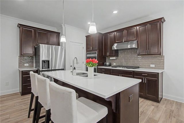 950 Summit Drive, Canton, GA 30114