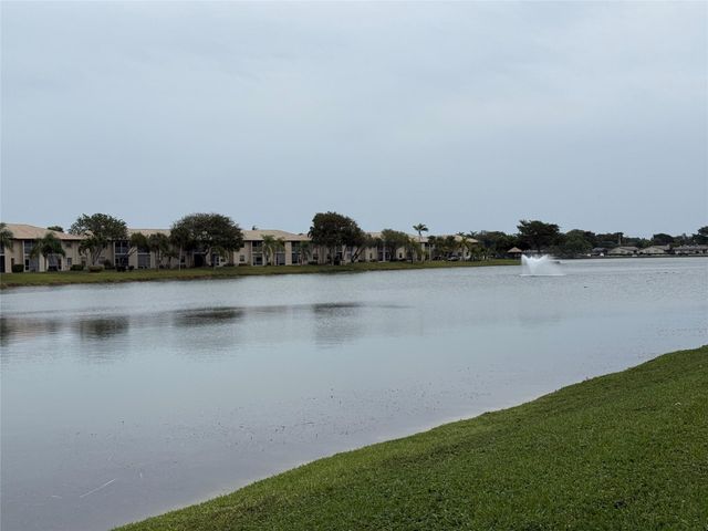 5571 Lakeside Drive 203, Margate, FL 33063