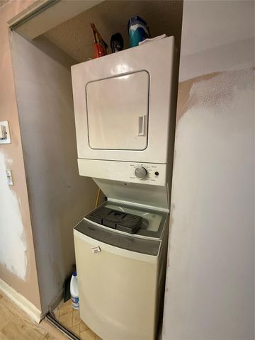 5571 Lakeside Drive 203, Margate, FL 33063