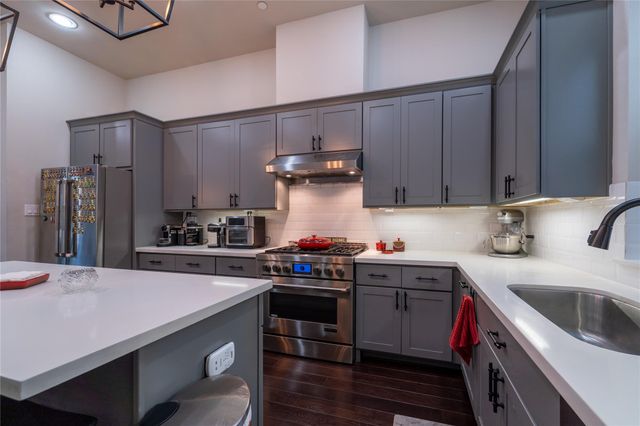 4008 Barnes Street, Houston, TX 77007
