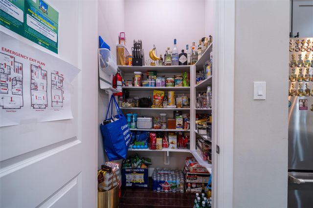 4008 Barnes Street, Houston, TX 77007