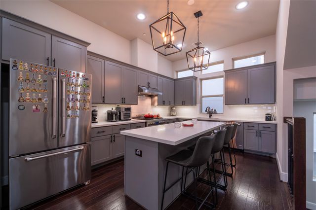 4008 Barnes Street, Houston, TX 77007