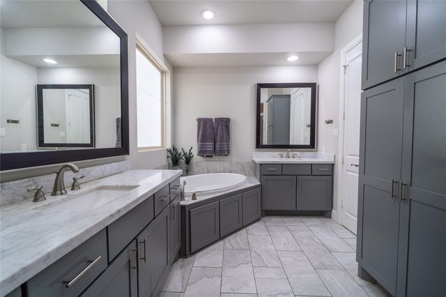 4008 Barnes Street, Houston, TX 77007