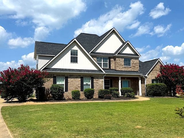 32 Registry Way, Fort Mitchell, AL 36856