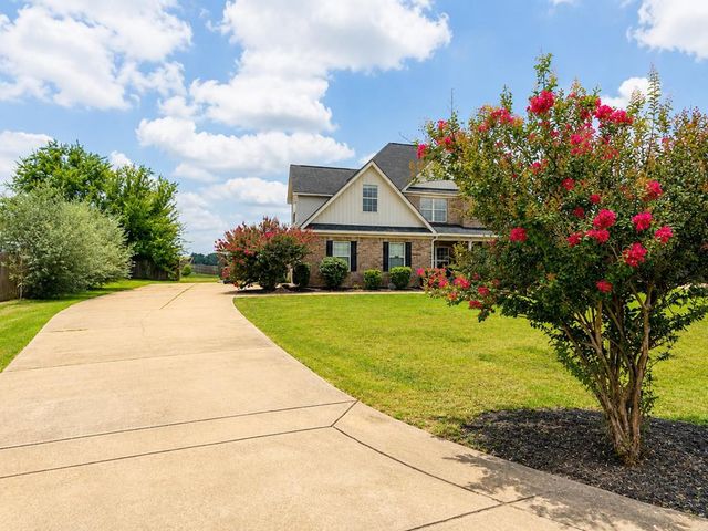 32 Registry Way, Fort Mitchell, AL 36856